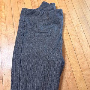 Pull-On Business Casual Pants // Lightly Textured